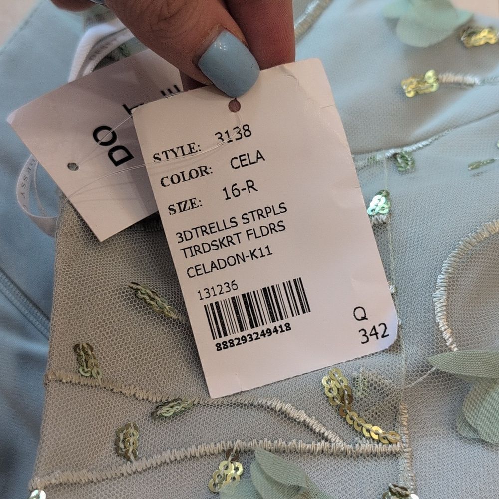 NWT Dessy Collection Sequin 3D Embroidered Tiered Gown Green Size 16 - Picture 3 of 11
